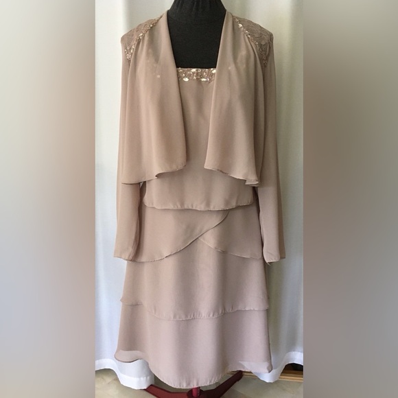 JJ’s House Special Occasion Dress With Built In Bra & Bolero Taupe Size 10 - Picture 5 of 11